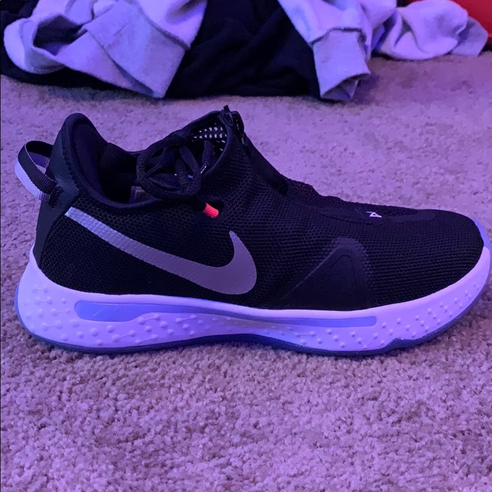 Paul George 4 basketball shoes